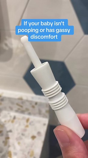 This tool is a lifesaver for gassy babies #parentingtips #newmom #fridababy #fridababywindi #colickybaby #babymusthaves #gassybaby