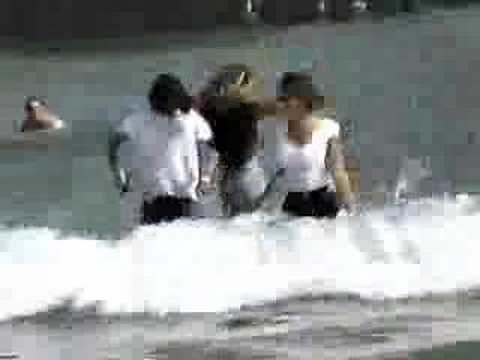 3 Girls In The Sea