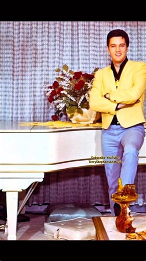 Elvis Presley offers a look inside Graceland in 1965 #memories #graceland #elvispresley