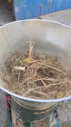 228K views · 1.8K reactions | #A helpful tool for chicken farmers #Electricity for household lighting #Feed pellet mill# and #Corn grinder can be used | New Tecnology | Facebook