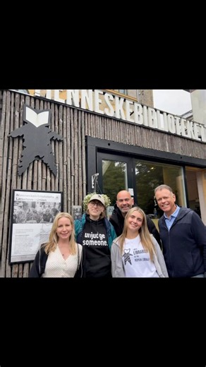 We got to spend time at the Human Library in Copenhagen …their amazing events are opening hearts and minds all over the world…and this weekend the Human Library comes to Scottsdale, AZ! The speakers..or Human Books…have extraordinary true stories to tell and you can ask questions! It’s free and open to the public at Chaparral High School, 10-1230. Come “Unjudge Someone” 😊 @chaparralhighschoolsusd @humanlibraryorganization @ellegra.davis @karenbrowntv #humanlibrary @scottsdalecitylifestyle | Kar