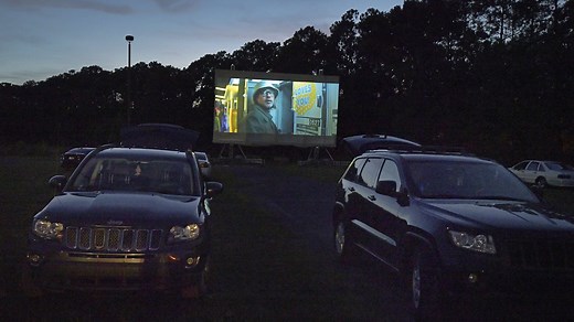 Yes, you can still go to a drive-in movie in Florida. Here's where.