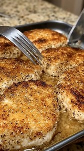 🧀🐖 Parmesan Baked Pork Chops These pork chops are coated in a savory Parmesan crust and baked until tender on the inside and perfectly crisp on the outside 🤤 An easy, no-fuss dinner that feels comforting and special at the same time — perfect for busy weeknights or Sunday meals 💛 🛒 Ingredients 4 bone-in or boneless pork chops ¾ cup grated Parmesan cheese 🧀 ½ cup breadcrumbs (Panko works great) 1 tsp garlic powder 1 tsp onion powder ½ tsp paprika ½ tsp black pepper Salt to taste 2 tbsp oliv