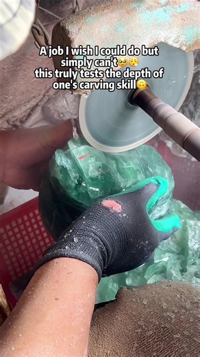 We have a new batch of golden toads, come to my live stream now 🥰🥳🤩#crystals #carving #toad #helmsmancrystalfactory #crystalfactory