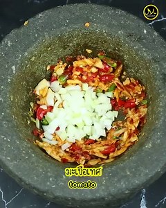 154K views · 3.7K reactions | ep.27 ปลาอินทรีราดพริก ปล. สามารถปรุงรสเพิ่มได้ตามชอบ สามารถรับชมทาง youtube https://youtu.be/lNixh7vUehM #ดึกแล้วกินได้ #MakanHalalGuide ep.27 rad prik ikan Dah malam...Jom makan!! #MakanHalalGuide | Makan Halal Guide | Facebook