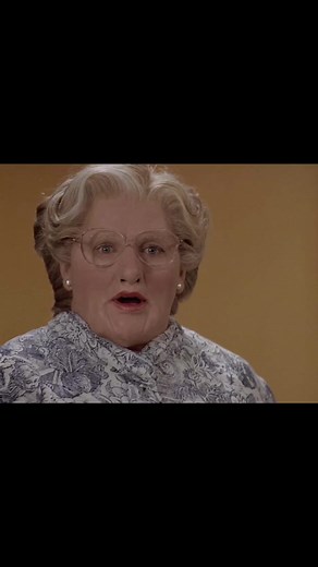 “Help is on the way, dear!” 💜 MRS. DOUBTFIRE, 1993 #robinwilliams #mrsdoubtfire #film