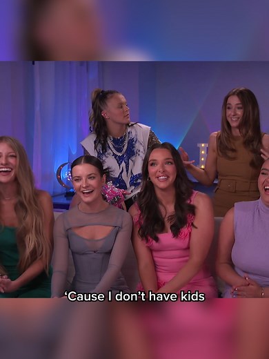 The stars of 'Dance Moms' react to the team's first ET interview 😂❤️ #dancemoms #brookehyland #paigehyland #chloelukasiak