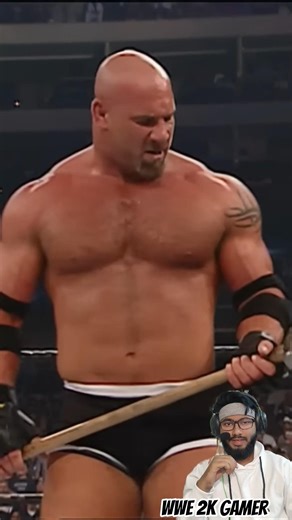 Goldberg throw Sledge Hammer and give spear to Triple H #wwe