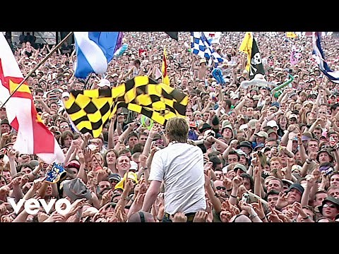 Kaiser Chiefs - I Predict A Riot (Live at T in the Park / 2005)