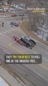 People risk their lives pulling trapped drivers from sinkhole #humanity #rescue