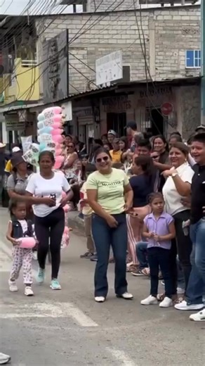 Girls reaction #reel #prank #prankvideo #pranksterproductions | usa funny video