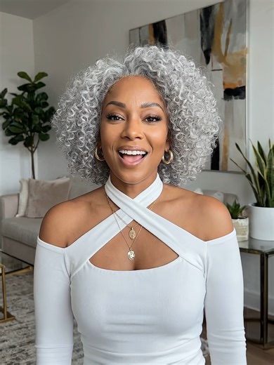 Short, sassy, and silver. 🩶 The Ruby glueless unit is the ultimate style move. Real human hair for that real-scalp look. ✨ Wig name: Ruby Shop link in bio Comment