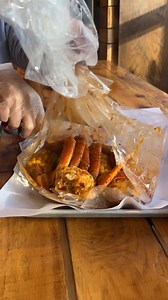 40K views · 1.3K reactions | 홃홖홥홥홮 홁홖황홝홚홧'홨 혿홖홮! Make dad feel like no. 1 and not no. 20 藍 on Father's Day with our special. Includes lobster tail (4 oz), snow crab cluster (1 pc), shrimp (1/2 lb), potatoes (3 pcs), corn (2 pcs), and cornbread (2 pcs). No reservations needed. 咽 #lowcountrychi Sound: Ali Siddiq | Lowcountry South Loop | Facebook