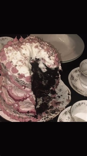 I'm sorry if anyone feels like this on the inside 🫂 #cake #feelings #fyppp