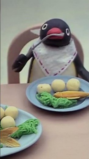 Pingu eating meal with his family #cartoon