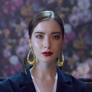 Our extensive paint and wallpaper ranges are made for each other, making it easier to find the perfect match for your home. | Graham & Brown