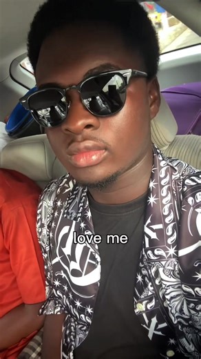 #CapCut love me 🌚🩷…. #loveme #fyp