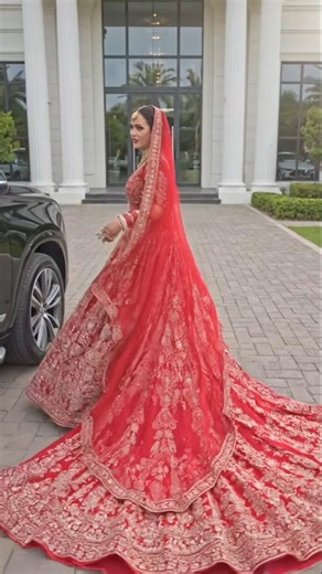 Bride's Lehenga Sturggle | Gujarati Wedding #shortvideo #wedding #shorts