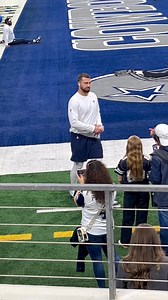 #DallasCowboys star tight end Jake Ferguson takes time in pregame to take pictures with and sign autographs for young fans in AT&T Stadium — before taking on the Commanders… #dallas #fortworth #texas #nfl #dfw #cowboys #dakprescott #ceedeelamb #jerryjones #football #sports | Pat Doney NBC 5