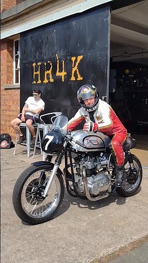 Barry Sheene Triumph Tribute 1950 - 2003 British Championship Legend #hr4k #motorcycle #racing #uk