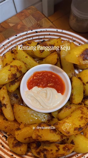 Kentang Panggang Keju dengan Bumbu Garlic Enak