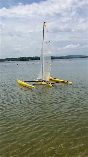 2m RC trimaran