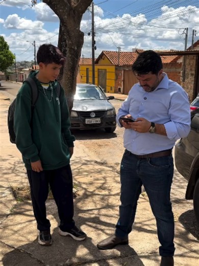 Muitas pessoas têm me procurado, nas ruas e no nosso gabinete, em busca de uma solução. E, muitas vezes, uma orientação, uma ação ou uma decisão tomada na hora certa pode mudar uma vida, garantir segurança e impedir que uma injustiça aconteça. É para isso que estamos aqui: para servir e fazer a diferença na vida das pessoas. Seguiremos trabalhando, lado a lado com a população, para fazer de Anápolis uma cidade cada vez melhor para se viver, com serviços públicos de qualidade, mais segurança, dig