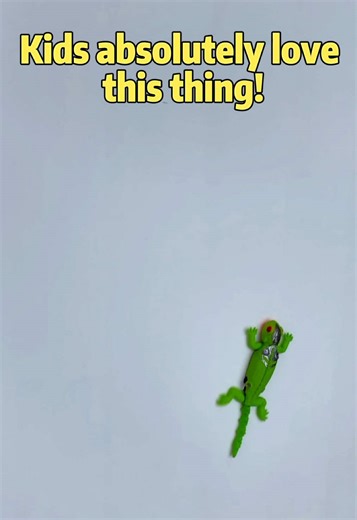 Innovative Robotic Lizard Climbing the Ceiling