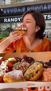 1M views · 13K reactions | 1,400 pesos na donut World FAMOUS LA Randy’s Donut Since 1952 andito na sa Pilipinas! sugar rush tayo for todays vidyeow haha! Randy's Donuts Philippines | Naomi Peña | Facebook