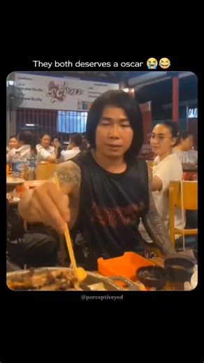 digital_creator_3 on Instagram: "The post shares a 29-second video of friends staging a “random street” over a river in what appears to be a tropical setting, but they secretly cut the rope mid-jump, sending the victim splashing into the water without rebound— a classic trust-betrayal prank that echoes the Portuguese subtitle’s proverb on guarding friends closely. Authenticity draws skepticism in replies, as one user notes the jumper wouldn’t miss the rope’s tension during freefall, suggesting s