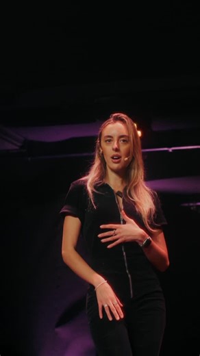 AM SQUAD on Instagram: "@meryembenoua arrive à Genève 😍 Le 18 février 2026, elle sera sur la scène du Bâtiment des Forces Motrices. (BFM) Une énergie débordante, un humour direct, des situations que tout le monde reconnaît. Meryem, c’est un show qui va vite, qui tape juste, qui fait rire fort et qui embarque toute la salle. Elle parle du quotidien, des relations, de ce qu’on vit tous ! Sans filtre, sans détour, avec un sens du rythme et une présence scénique qui font mouche auprès d’un très lar