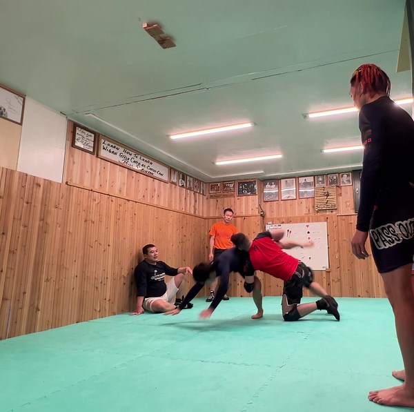 Catch Wrestling Sparring at Rileys Gym in Japan
