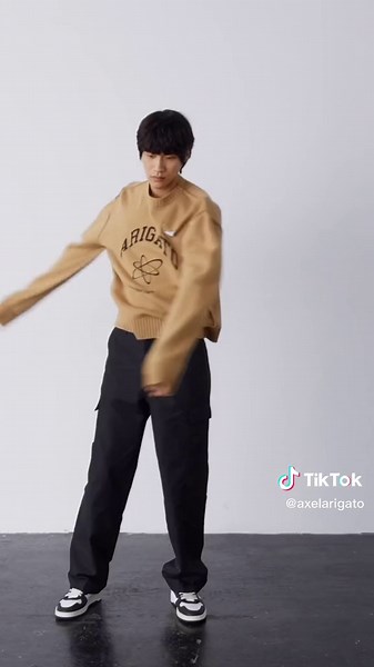 Axel Arigato Ready-to-Wear Collection: New Proportions & Distinctive Embroideries