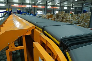 [Hot Item] Linear Cross Belt Sorting Machine Intelligent Parcel Distribution System for E-Commerce