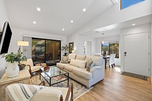 Palm Desert Vacation Rental | Newly furnished Condo in Heart of Palm Desert! Pool, PickleBall! | Properties Allowing Pets | Condo Rental