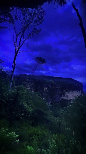 Exploring the Hiking Trail at Three Sisters, Blue Mountains