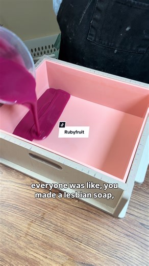 🍊 Rubyfruit cold process soap inspired by the lesbian pride flag! I made a Rapunzel soap awhile back and everyone thought it looked like a lesbian soap, so I feel like I already have some practice making lesbian soaps 🤣 I’ve made variants of this soap for several years now but I think this is my favorite version! I really like the drops! This one is scented in a pink grapefruit scent that smells amazing! If you want to see more Pride soaps, let me know which you would like to see! Love ya! #so