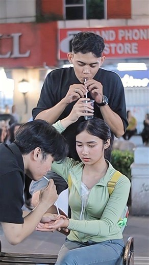 18K views · 412 reactions | Magic drinks make women confused #Fbpro #funny #reels #prank #viral #comedy #magic #foryoupage #drink #jangkauanluas | MPtiew17 | Facebook