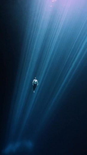 176K views · 2.8K reactions | This is a real location and a real free dive on breath hold 贈 would you like to join me ? | Tavi Castro | Facebook