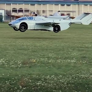 6.8M views · 80K reactions | If you think drivers are bad now, just wait until people start driving this flying car  | In The Know Innovation | Facebook