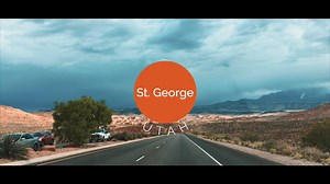 Sie liegt im westlichsten Eck, ist quirlige Universitätsstadt und Ausgangsort zum Zion Nationalpark. Aber bereits schon kurz nach den Stadttoren könnt ihr die Entdeckerfüße in Wüstensand stecken. Jan von igoplaces.de nimmt euch mit zu Fantasieorten wie Sand Hollow State Park, Snow Canyon State Park & Co. – Film ab für St. George! Mehr Reise-Infos auf Greater Zion Utah und https://bit.ly/YouTubeVisitUtah. | Visit Utah