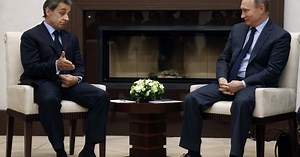 POLÉMIQUE. Sarkozy chez Poutine, la rencontre qui dérange