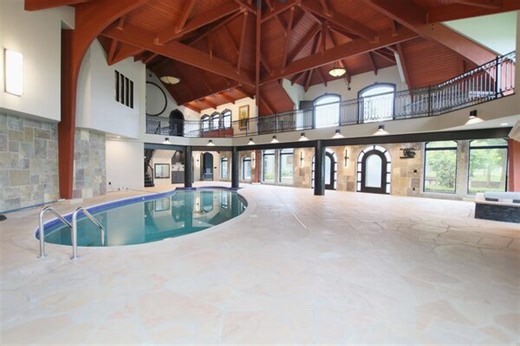 Mansion with Pool, Golf Simulator, RaceCar Simulator, Commercial Kitchen, Movie Theatre, Courtyard - Fond du Lac, WI - Party Venue