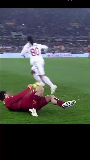 Unstoppable Ronaldinho – Legendary Dribbling Moments