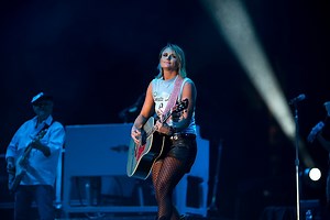 Story Behind the Song: Miranda Lambert, 'Gunpowder & Lead'
