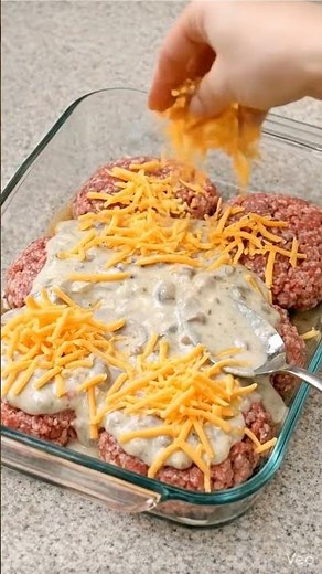 Pour cream of mushroom soup over raw ground beef pattiesFull recipe 👇 #crockpotcooking #easycooking