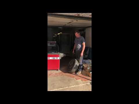 How to calibrate a wheel on a Coats 950 wheel balancer