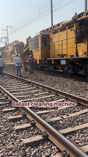 Bcm machine work #railways__wala #machine #railwayswala #railwayreels #railwayexam #plassertheurer #RailwayNews #railwayofindia #railwaystation #railway #RailwaySafety #RailwayJobs | Railway Wala