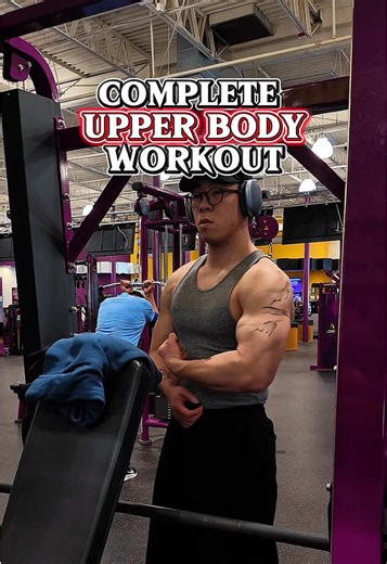 Upper body workout at PF :) can literally get this done anywhere with weights and I’ve seen a lot of progress with it ✌🏼#upperbodyworkouts #gymbeginner #upperbody #backworkout #arms