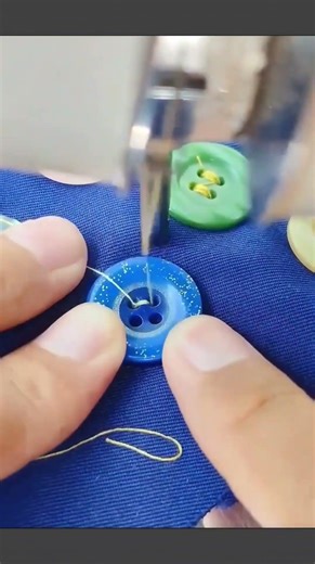Watch how buttons are installed perfectly using a sewing machine #sewing #needlework #handmade